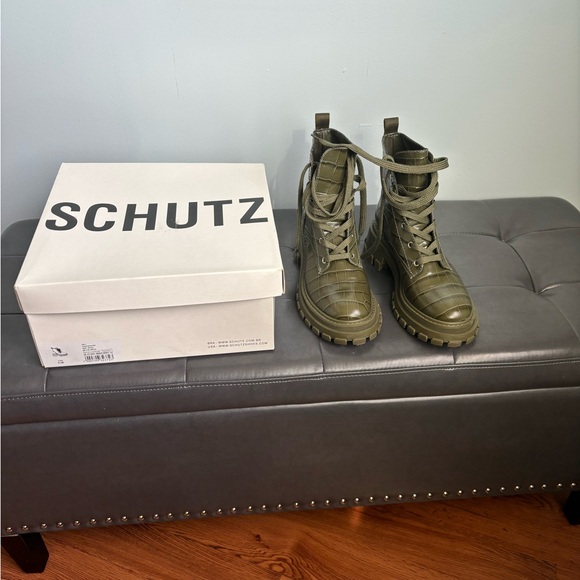 Schultz Lug Boots - Picture 4 of 5